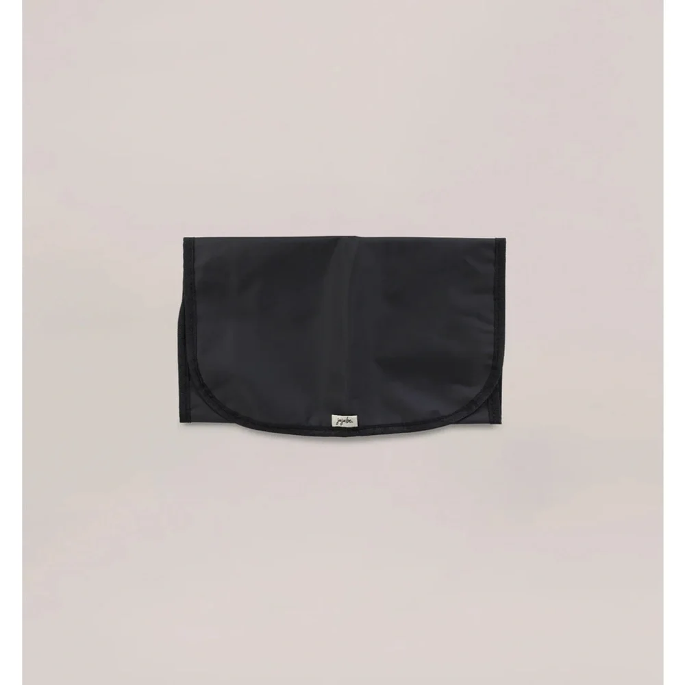 NWT Ju-Ju-Be Day 2 Night Crossbody in Upscale Print